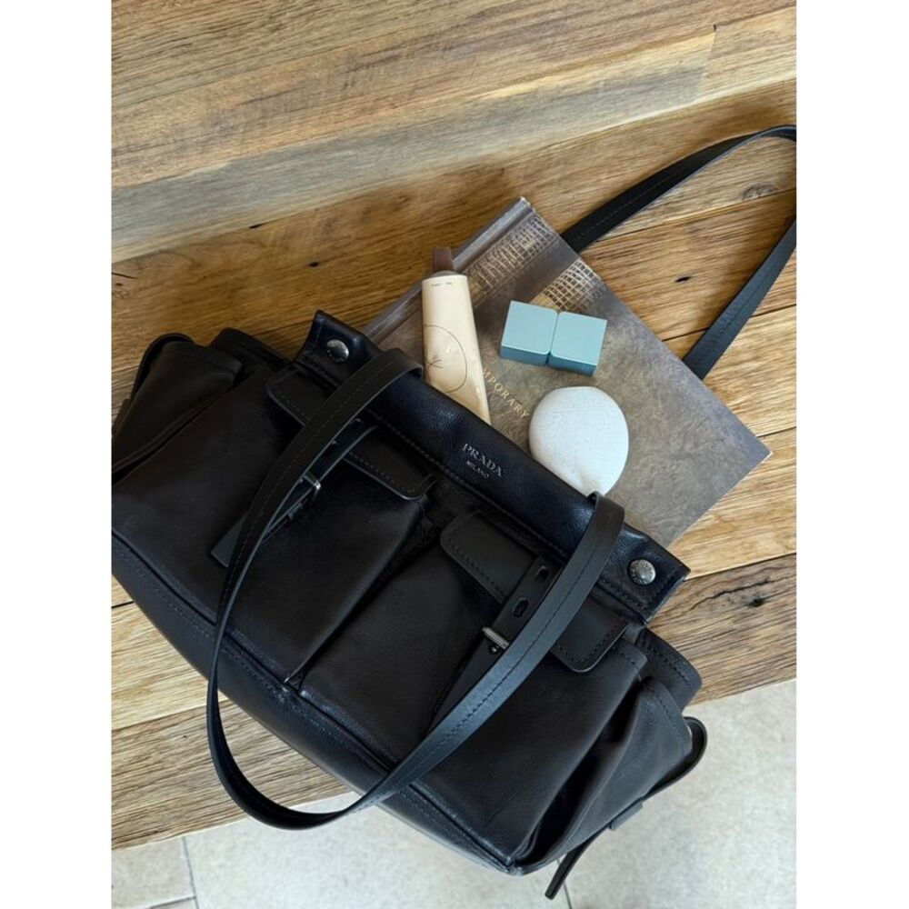 Prada Women Pre-Loved Bag Very Good Condition - Picture 3 of 4